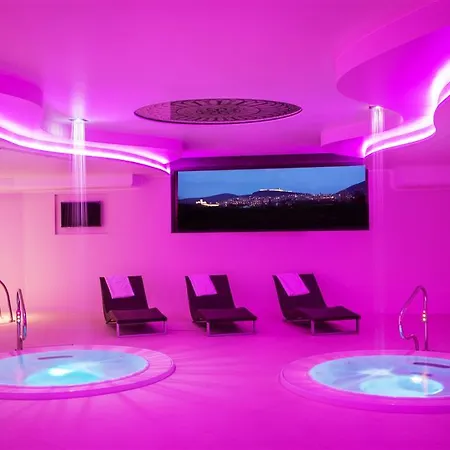 Hotell Valle Di & 4*
